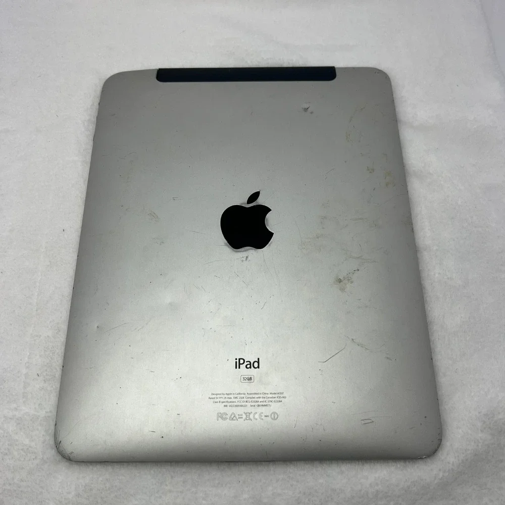 Apple iPad 1st Gen Tablet 32GB‎ Silver Fair Broken For Parts A1337 WiFi 3G Tech